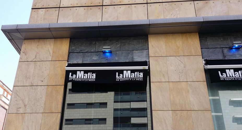 Instalaciones eléctricas en Restaurante La Mafia - Electricistas en Córdoba